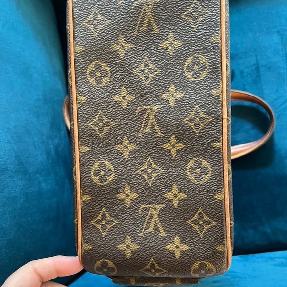 Louis Vuitton Excentri-Cite Monogram Canvas - Picture 5 of 8